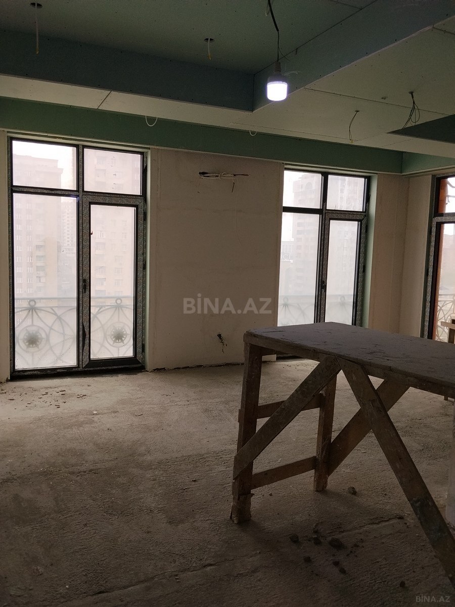 4 otaqlı Yeni tikili, Elmlər Akademiyası m., Bakı