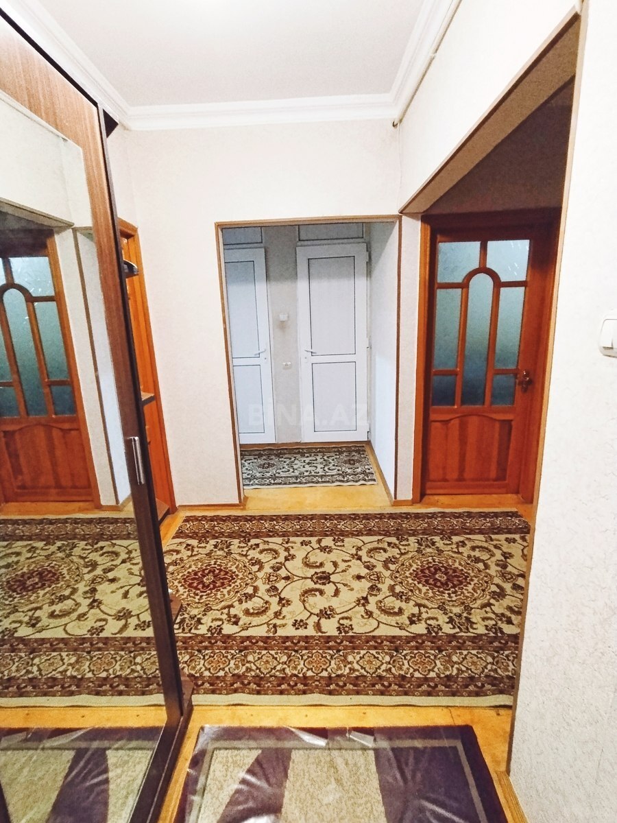 3 otaqlı Köhnə tikili, Həzi Aslanov m., Bakı