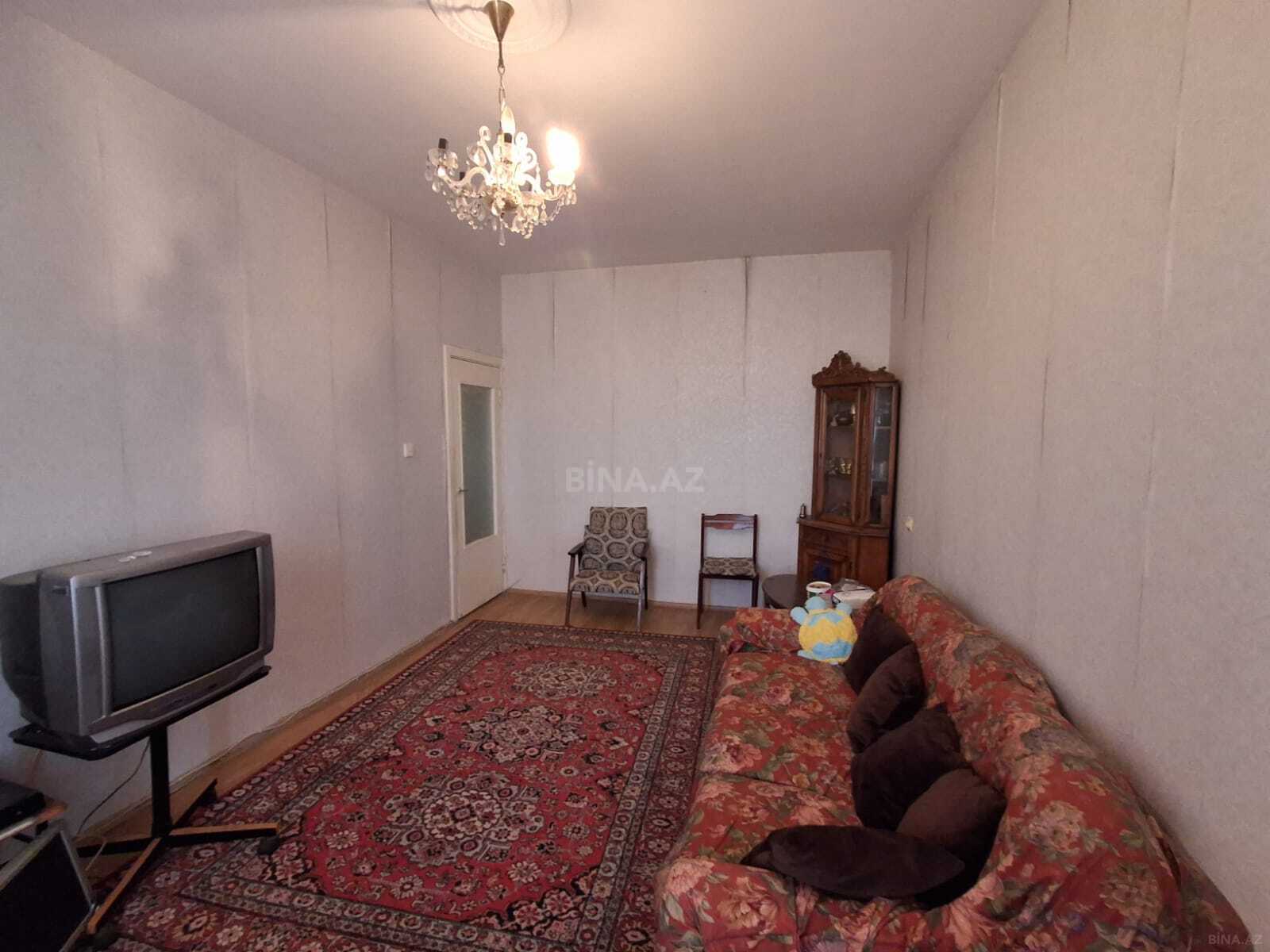 2 otaqlı Köhnə tikili, Qara Qarayev m., Bakı