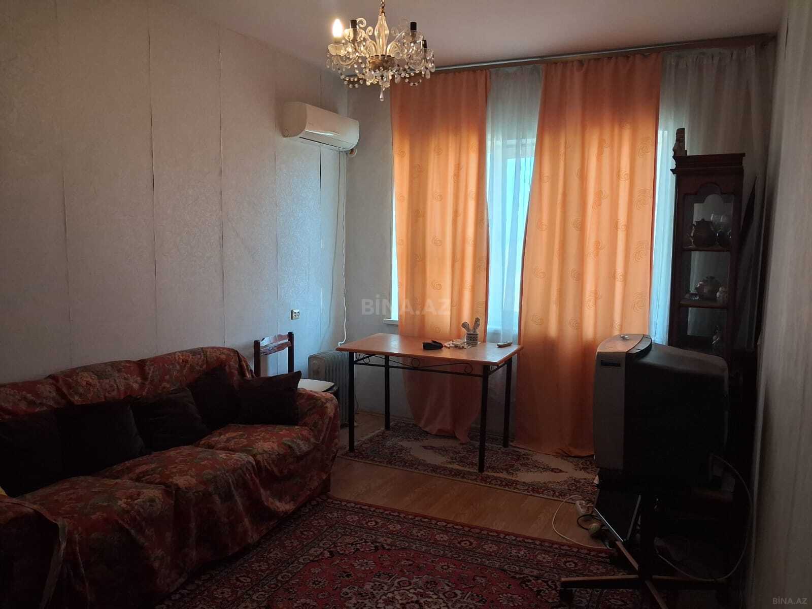 2 otaqlı Köhnə tikili, Qara Qarayev m., Bakı