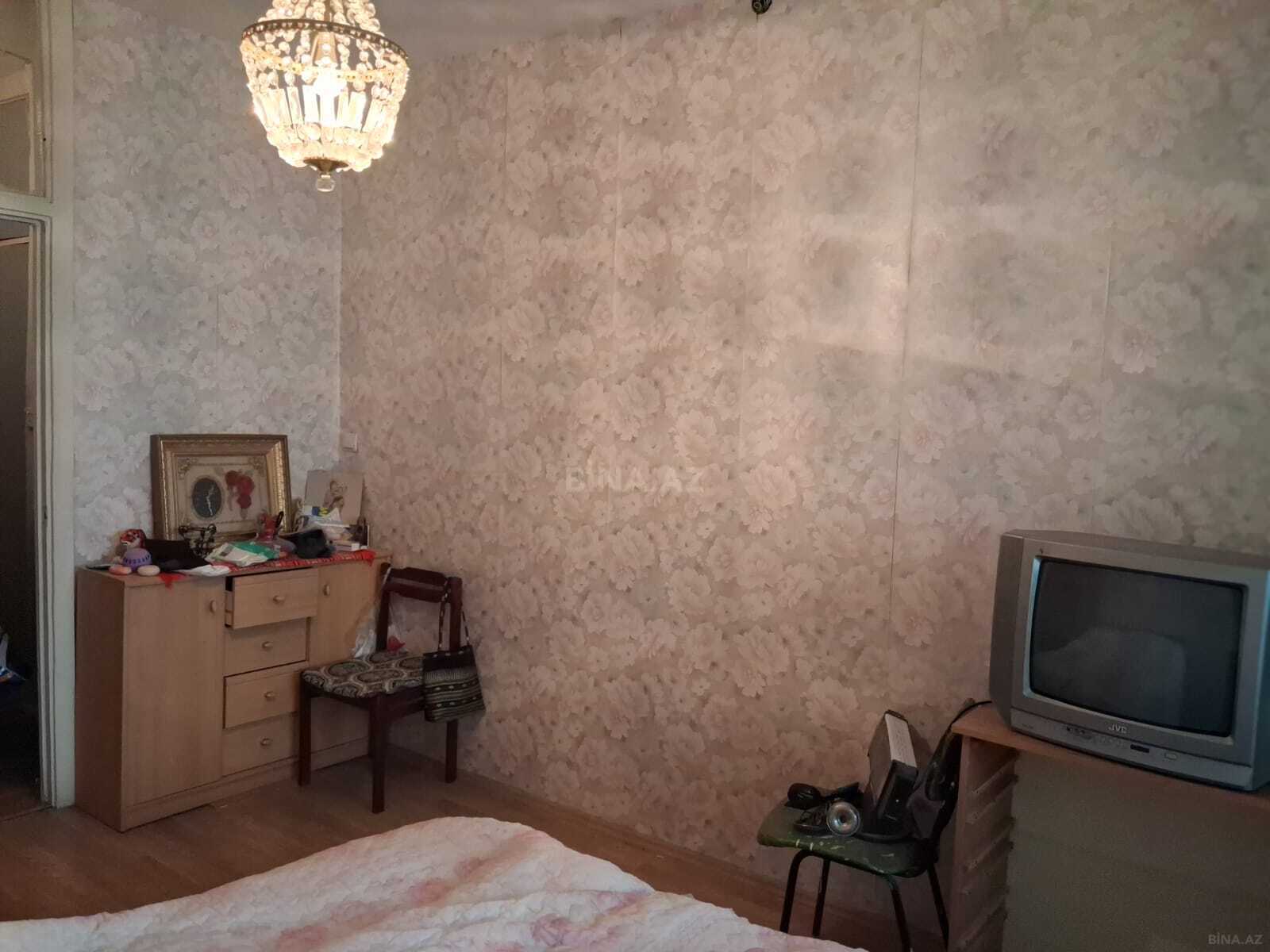 2 otaqlı Köhnə tikili, Qara Qarayev m., Bakı