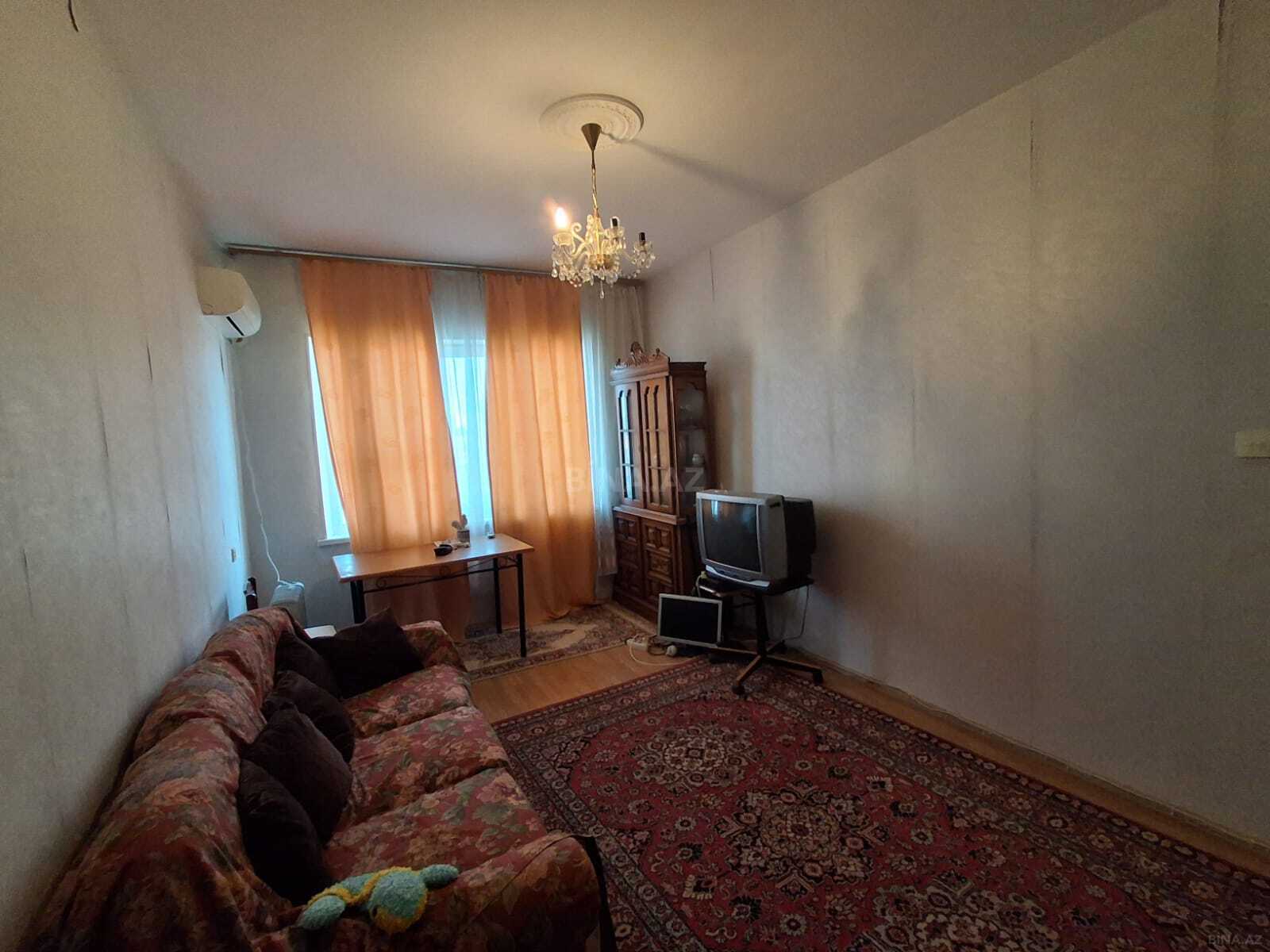 2 otaqlı Köhnə tikili, Qara Qarayev m., Bakı