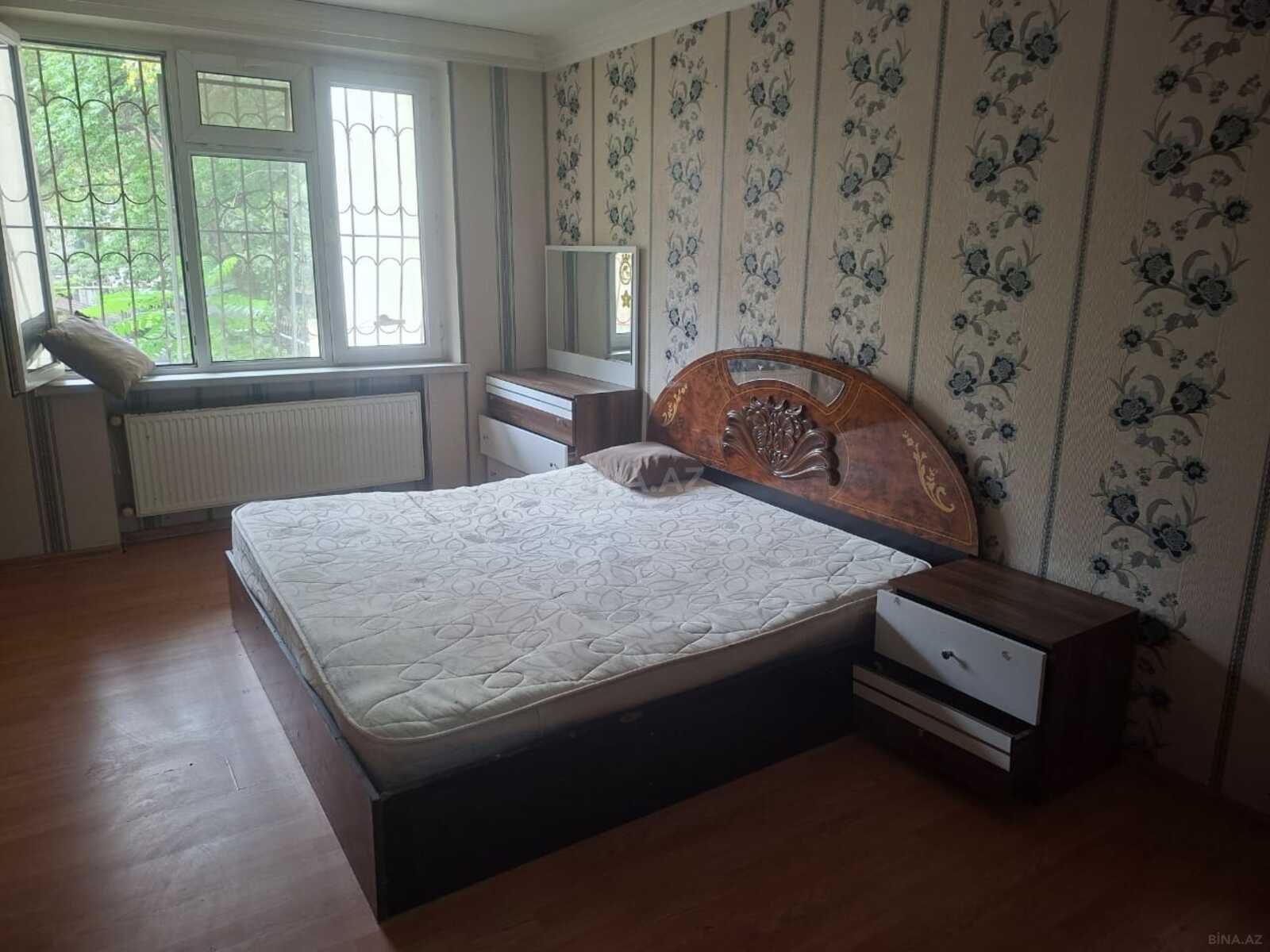 3 otaqlı Köhnə tikili, 28 May m., Bakı