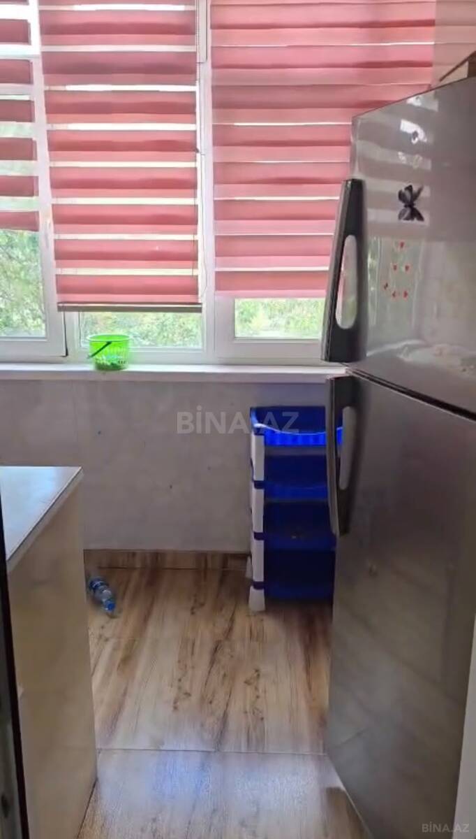 3 otaqlı Köhnə tikili, Neftçilər m., Bakı