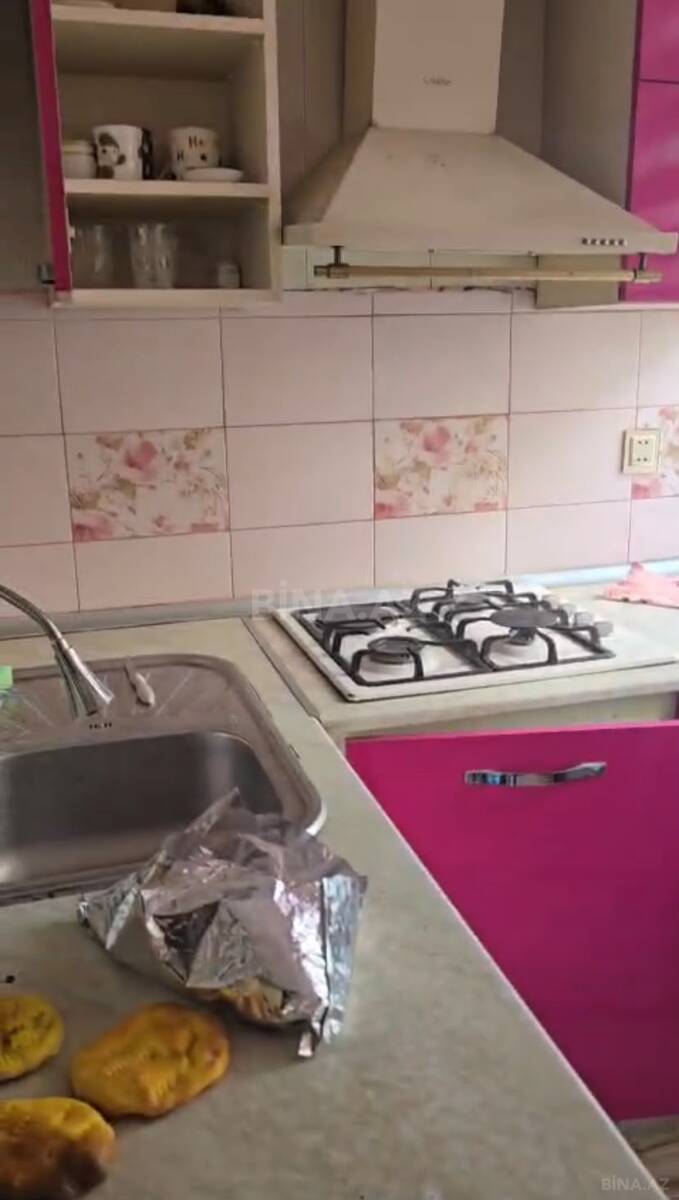 3 otaqlı Köhnə tikili, Neftçilər m., Bakı