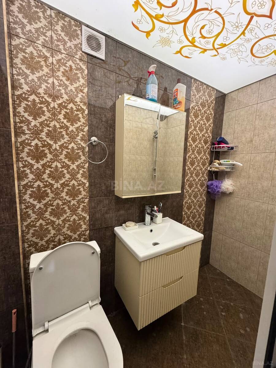 3 otaqlı Köhnə tikili, Memar Əcəmi m., Bakı