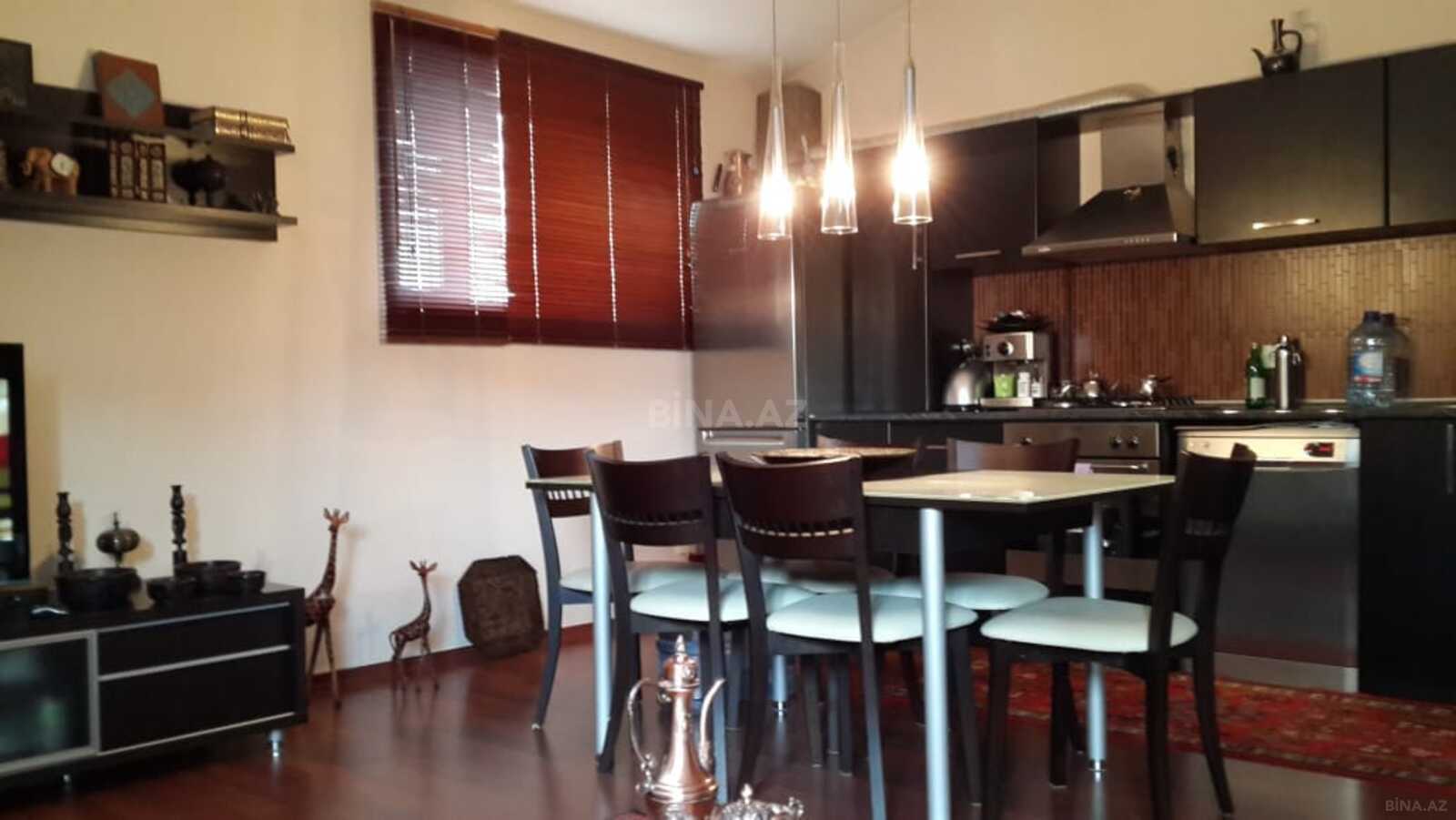 4 otaqlı Köhnə tikili, Nizami m., Bakı
