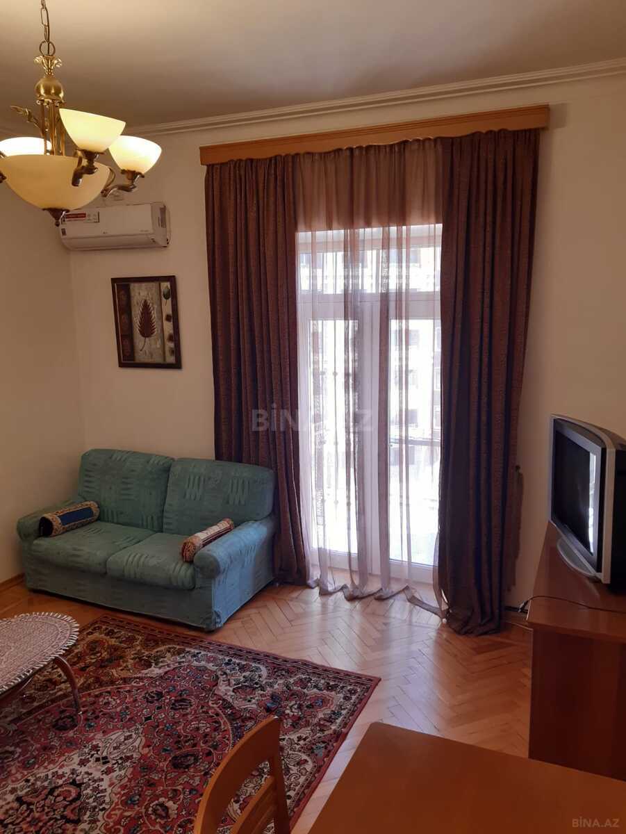 4 otaqlı Köhnə tikili, Nizami m., Bakı