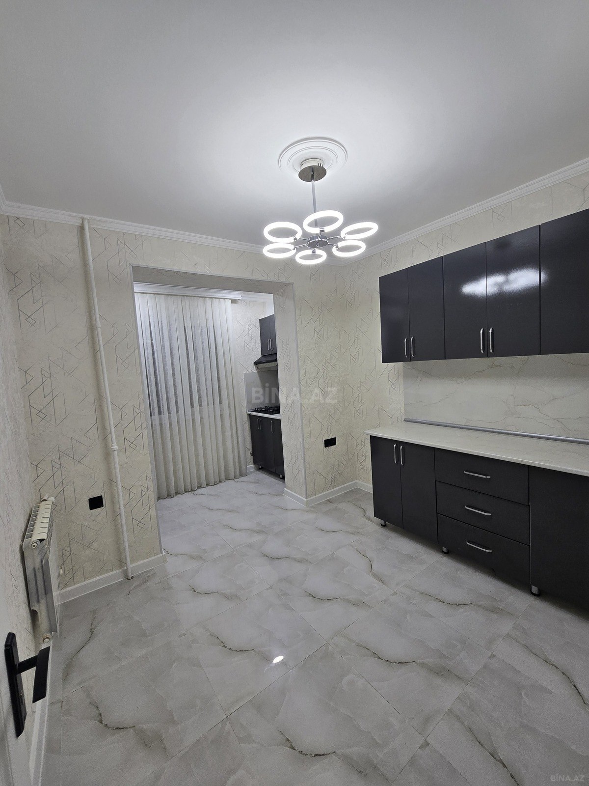 3 otaqlı Köhnə tikili, Həzi Aslanov m., Bakı