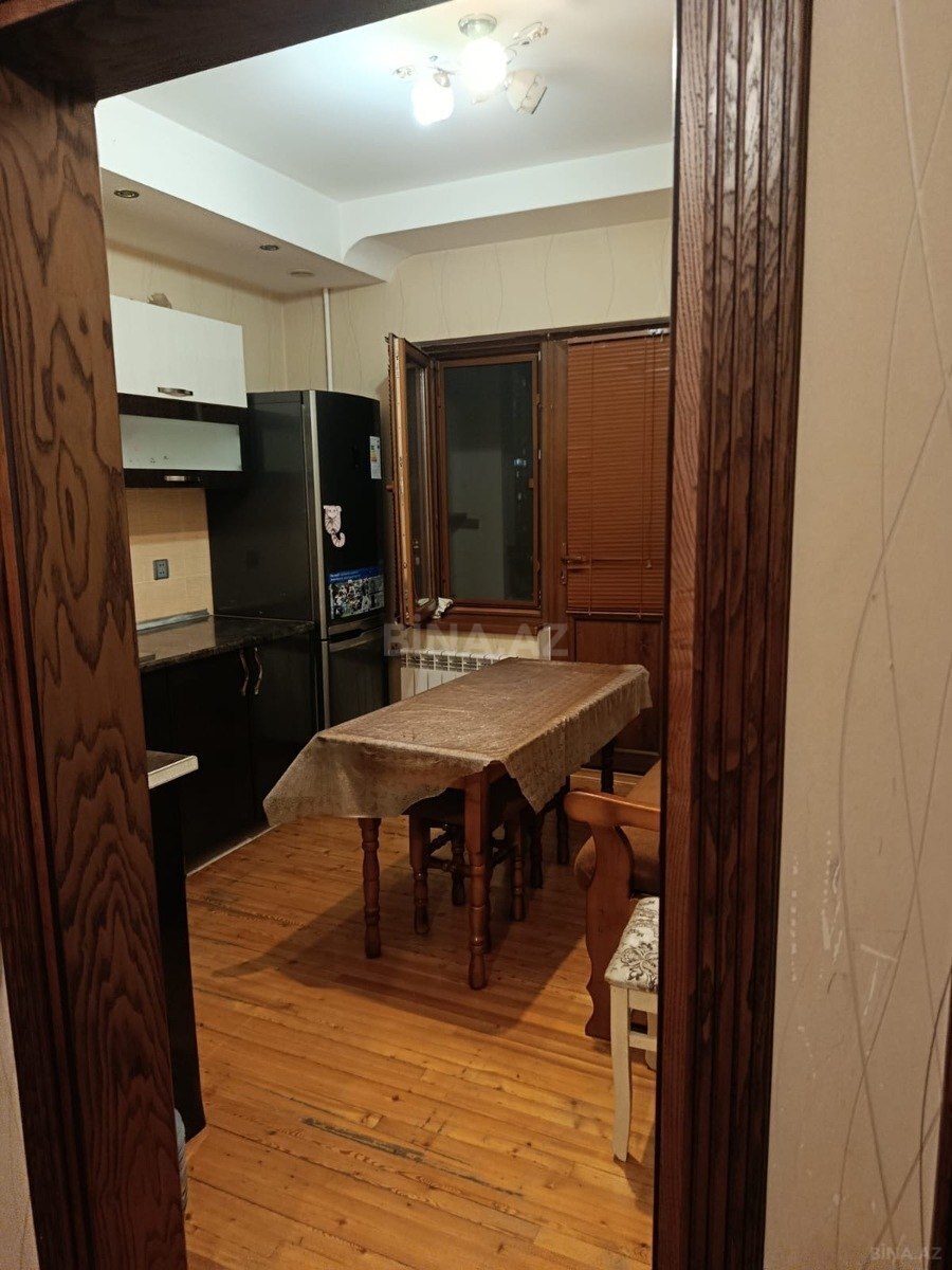 2 otaqlı Köhnə tikili, 8-ci mikrorayon q., Bakı