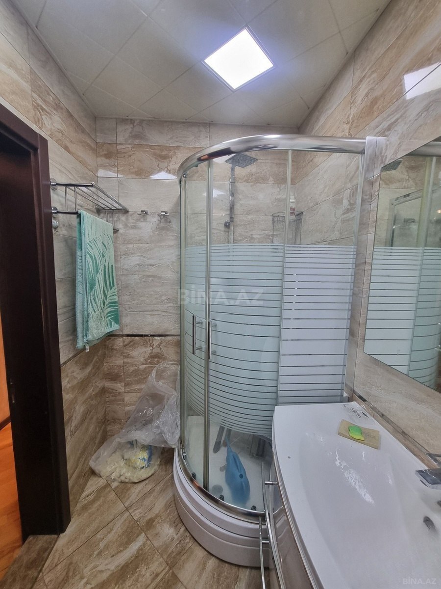 3 otaqlı Köhnə tikili, Şah İsmayıl Xətai m., Bakı