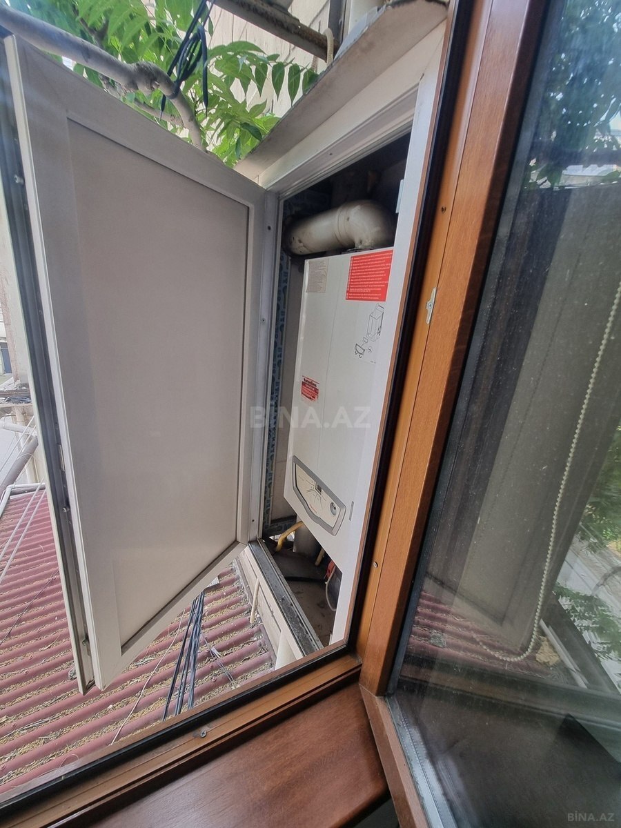 3 otaqlı Köhnə tikili, Şah İsmayıl Xətai m., Bakı