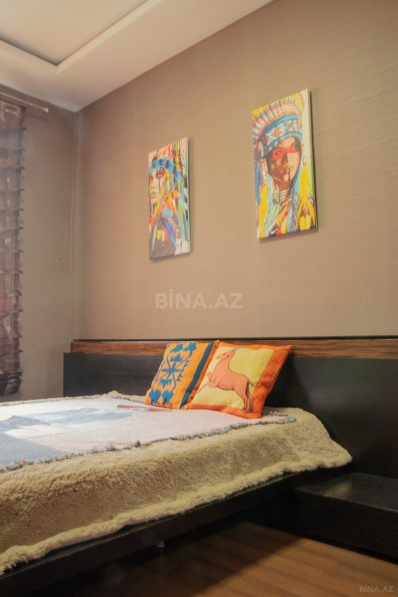 3 otaqlı Köhnə tikili, Şah İsmayıl Xətai m., Bakı