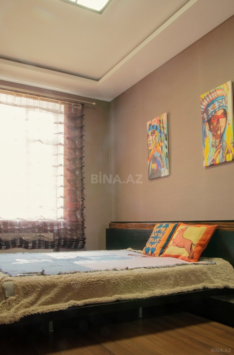 3 otaqlı Köhnə tikili, Şah İsmayıl Xətai m., Bakı