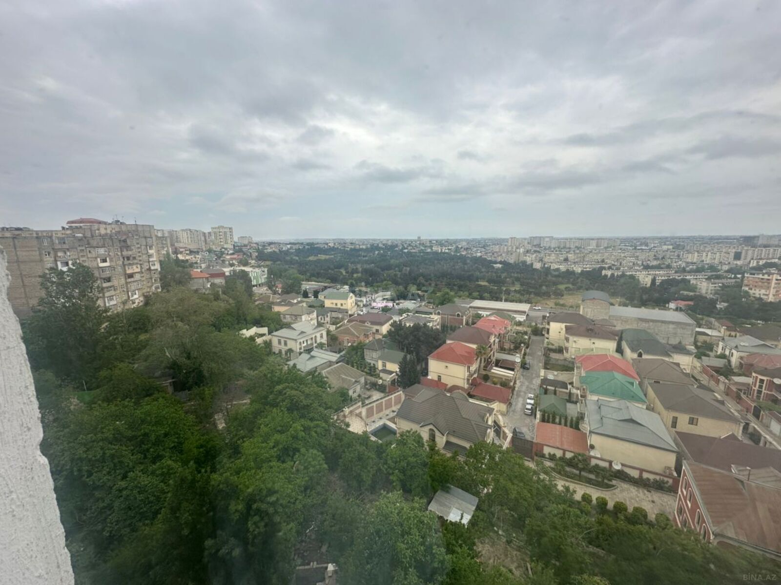 4 otaqlı Köhnə tikili, Neftçilər m., Bakı