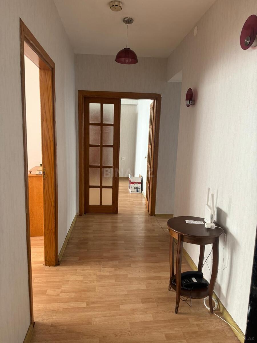 4 otaqlı Köhnə tikili, 28 May m., Bakı