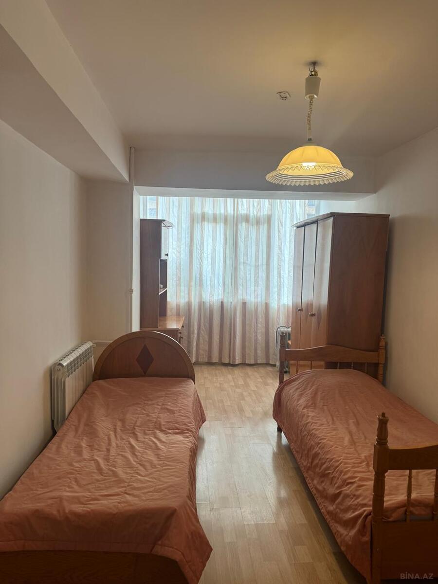 4 otaqlı Köhnə tikili, 28 May m., Bakı
