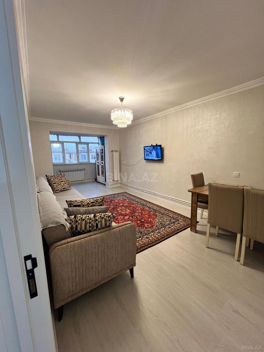 3 otaqlı Köhnə tikili, Xalqlar Dostluğu m., Bakı