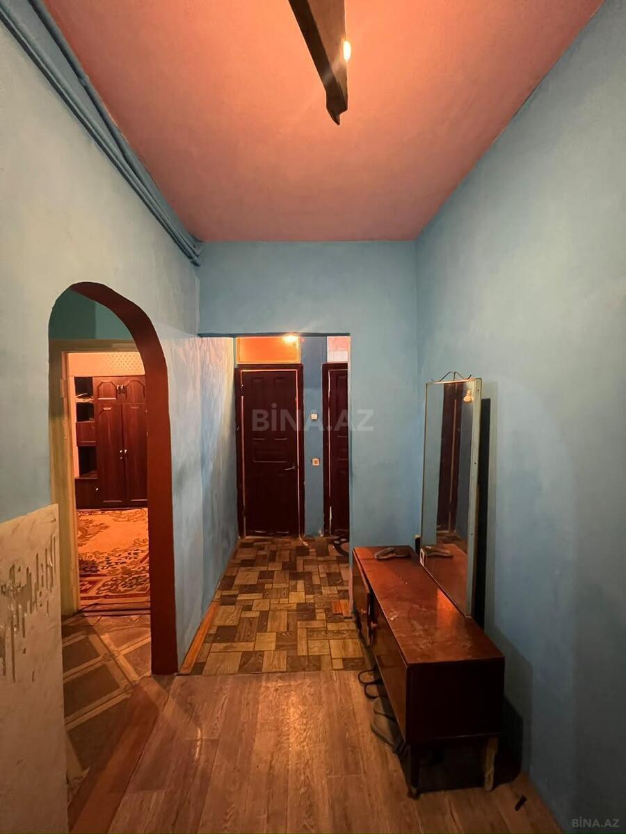 3 otaqlı Köhnə tikili, Xalqlar Dostluğu m., Bakı