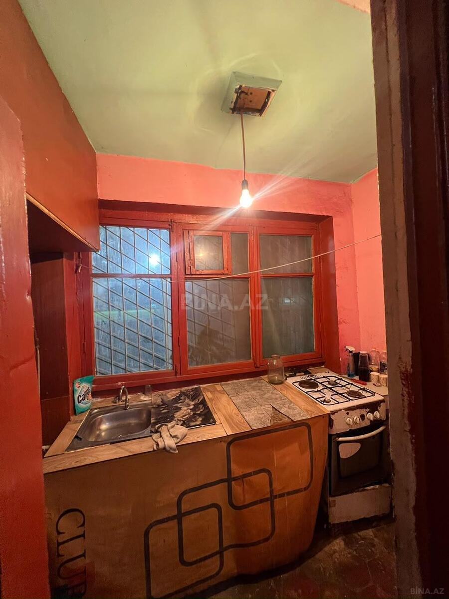 3 otaqlı Köhnə tikili, Xalqlar Dostluğu m., Bakı