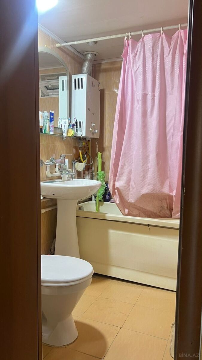 3 otaqlı Köhnə tikili, Neftçilər m., Bakı