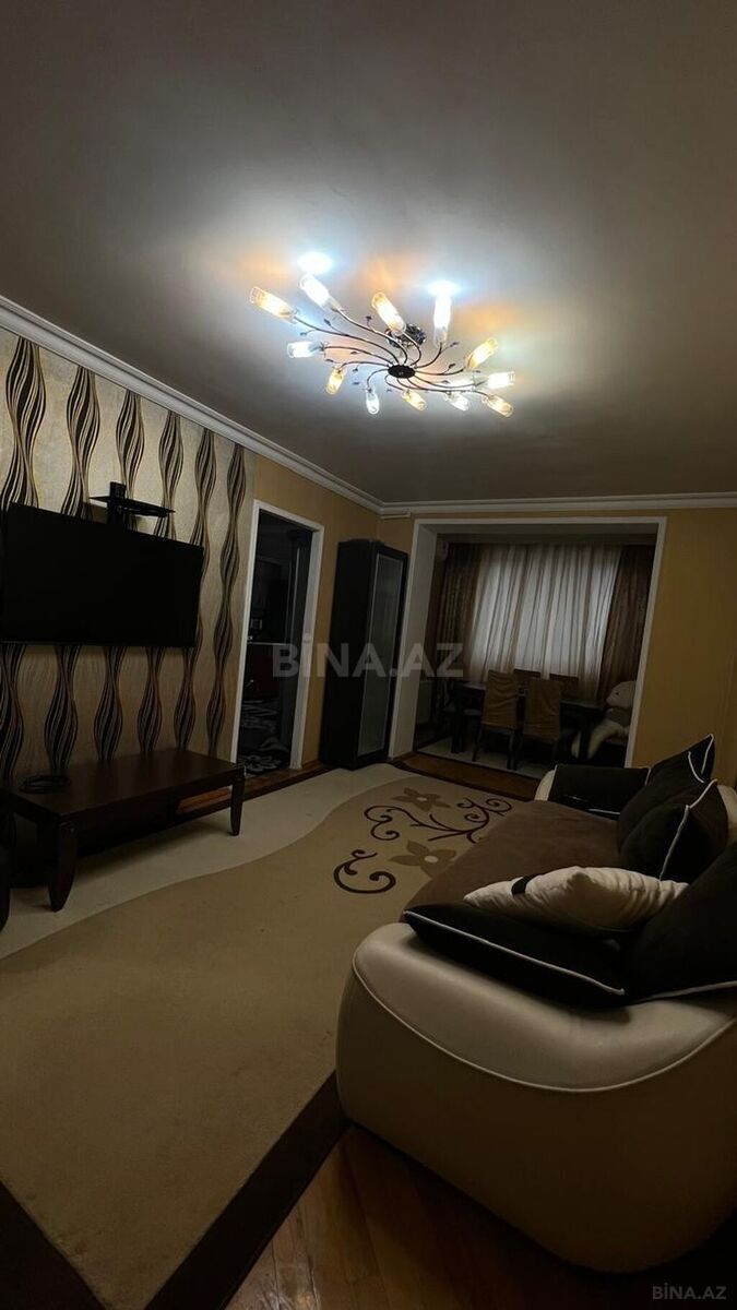 3 otaqlı Köhnə tikili, Neftçilər m., Bakı