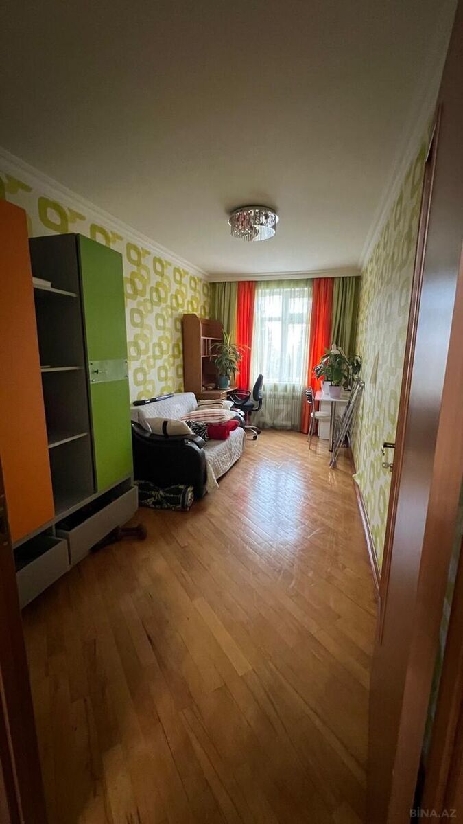 3 otaqlı Köhnə tikili, Neftçilər m., Bakı