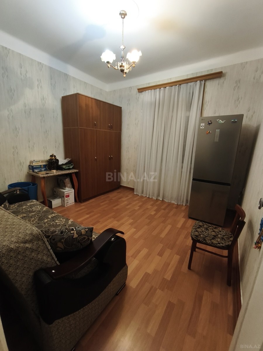 3 otaqlı Köhnə tikili, Neftçilər m., Bakı