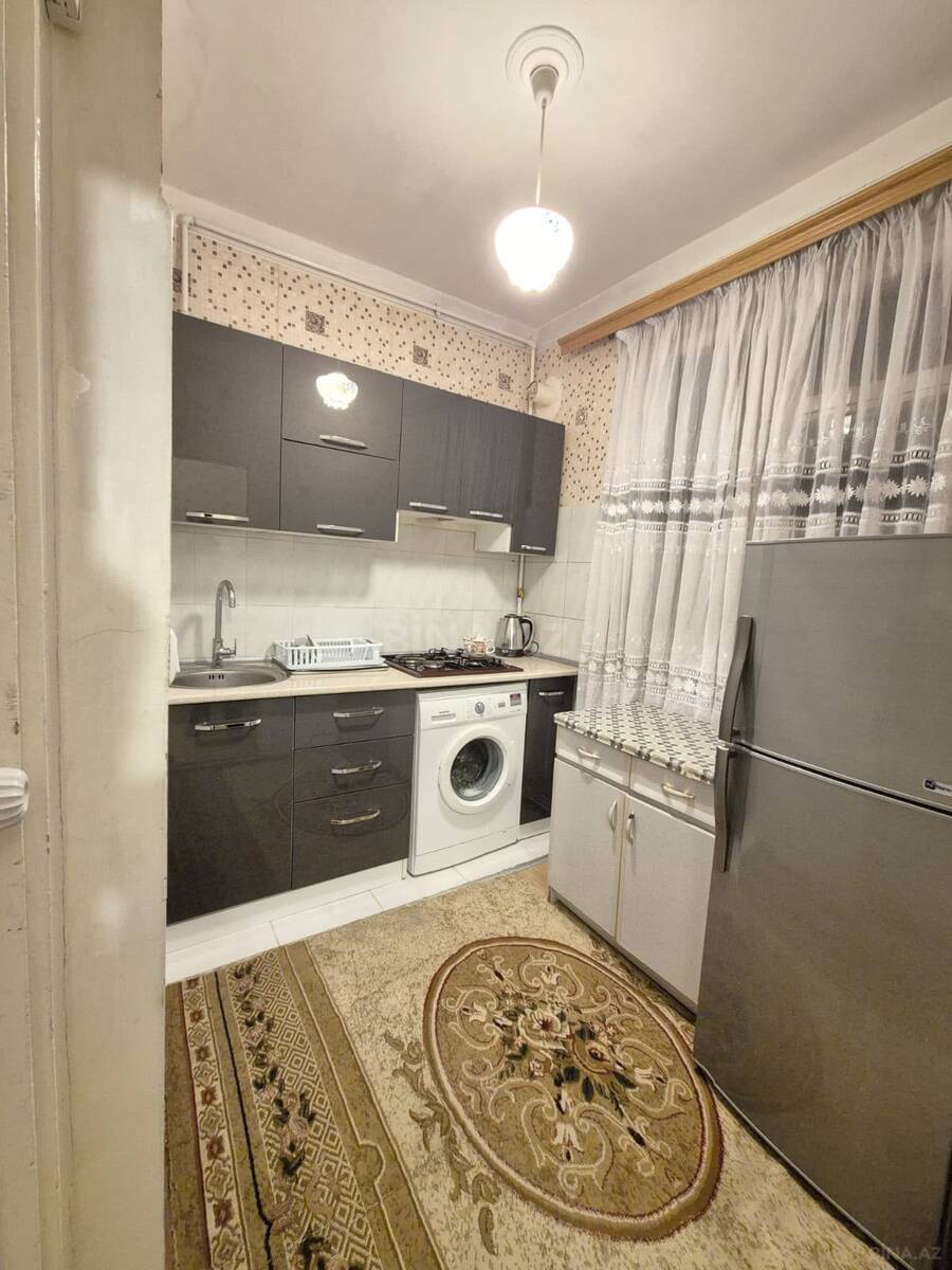 2 otaqlı Köhnə tikili, Memar Əcəmi m., Bakı