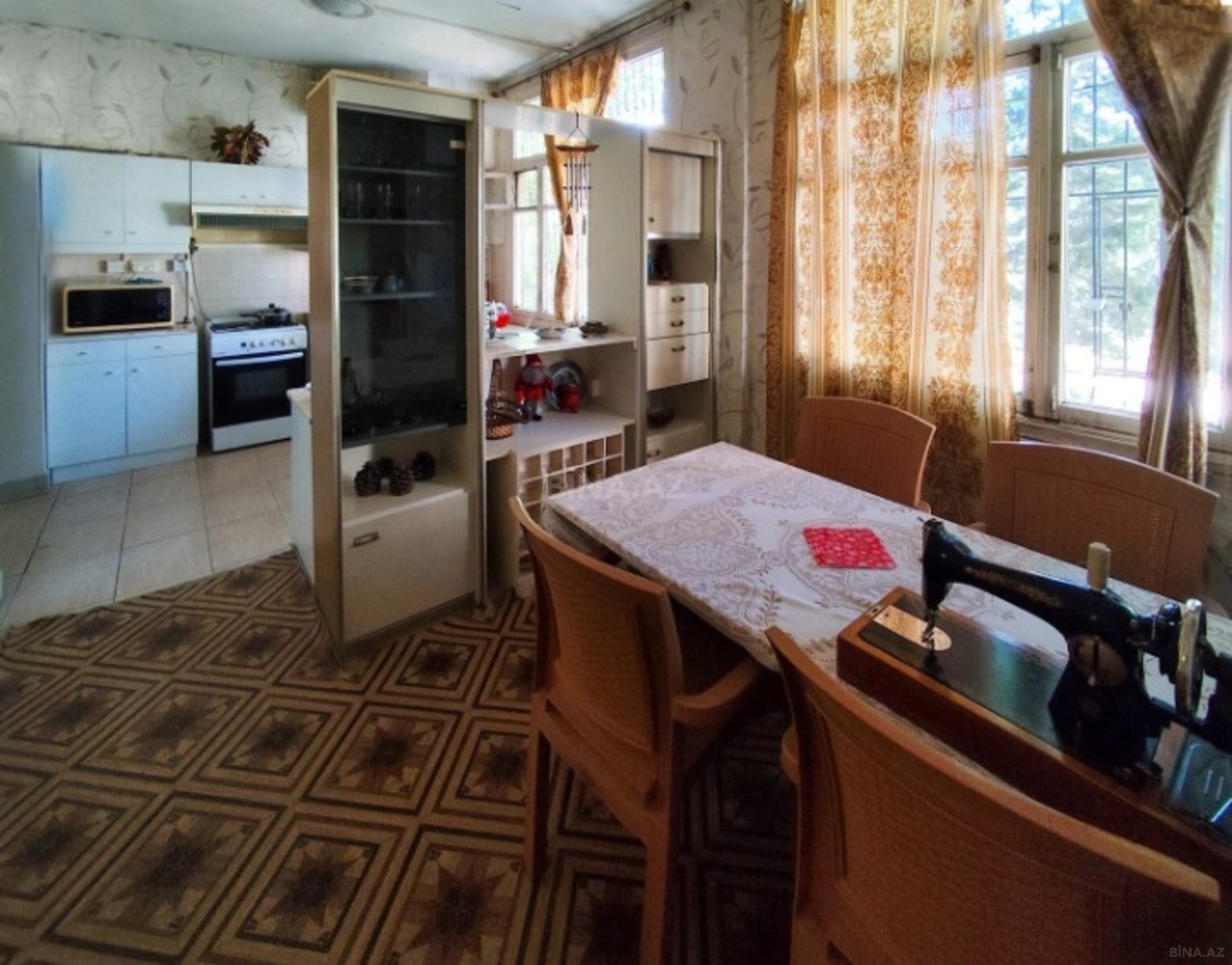 5 otaqlı Köhnə tikili, Elmlər Akademiyası m., Bakı