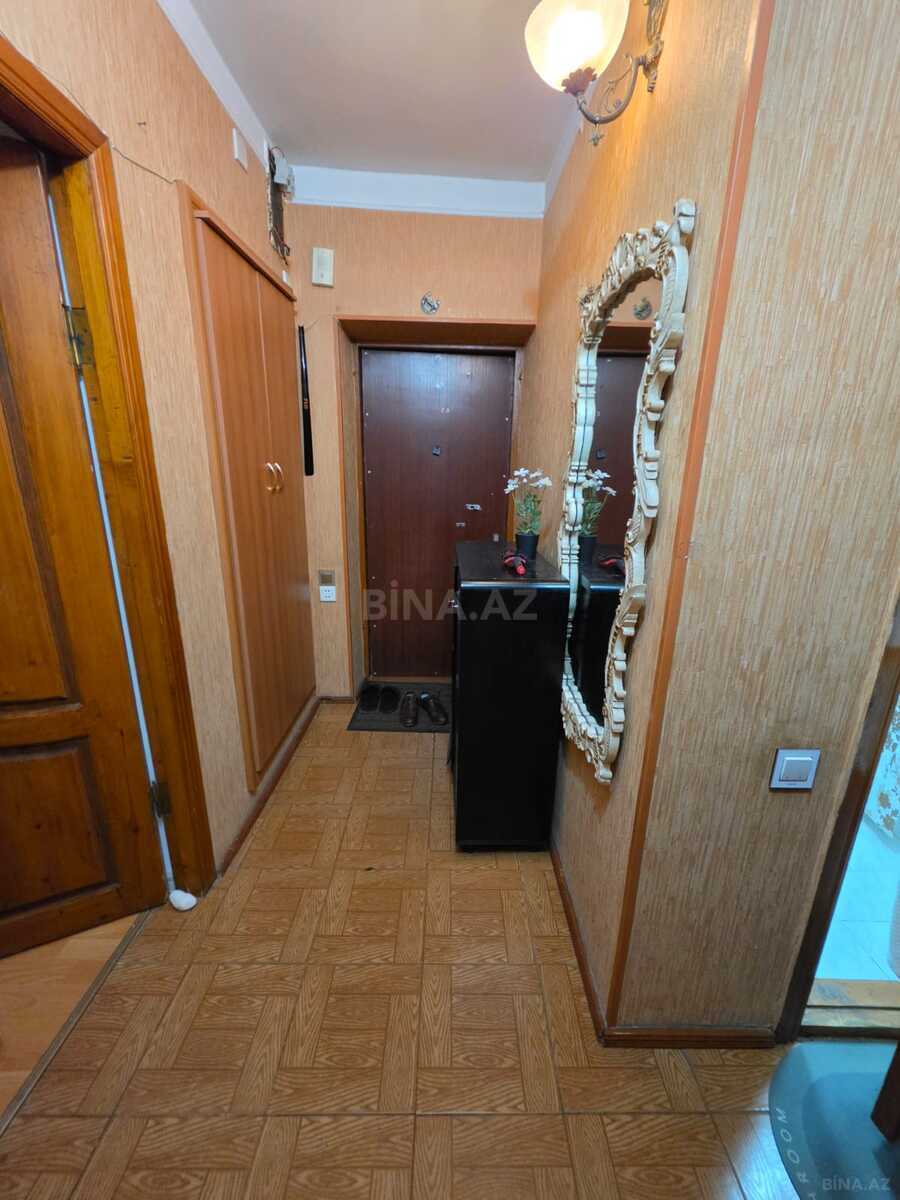 3 otaqlı Köhnə tikili, Elmlər Akademiyası m., Bakı