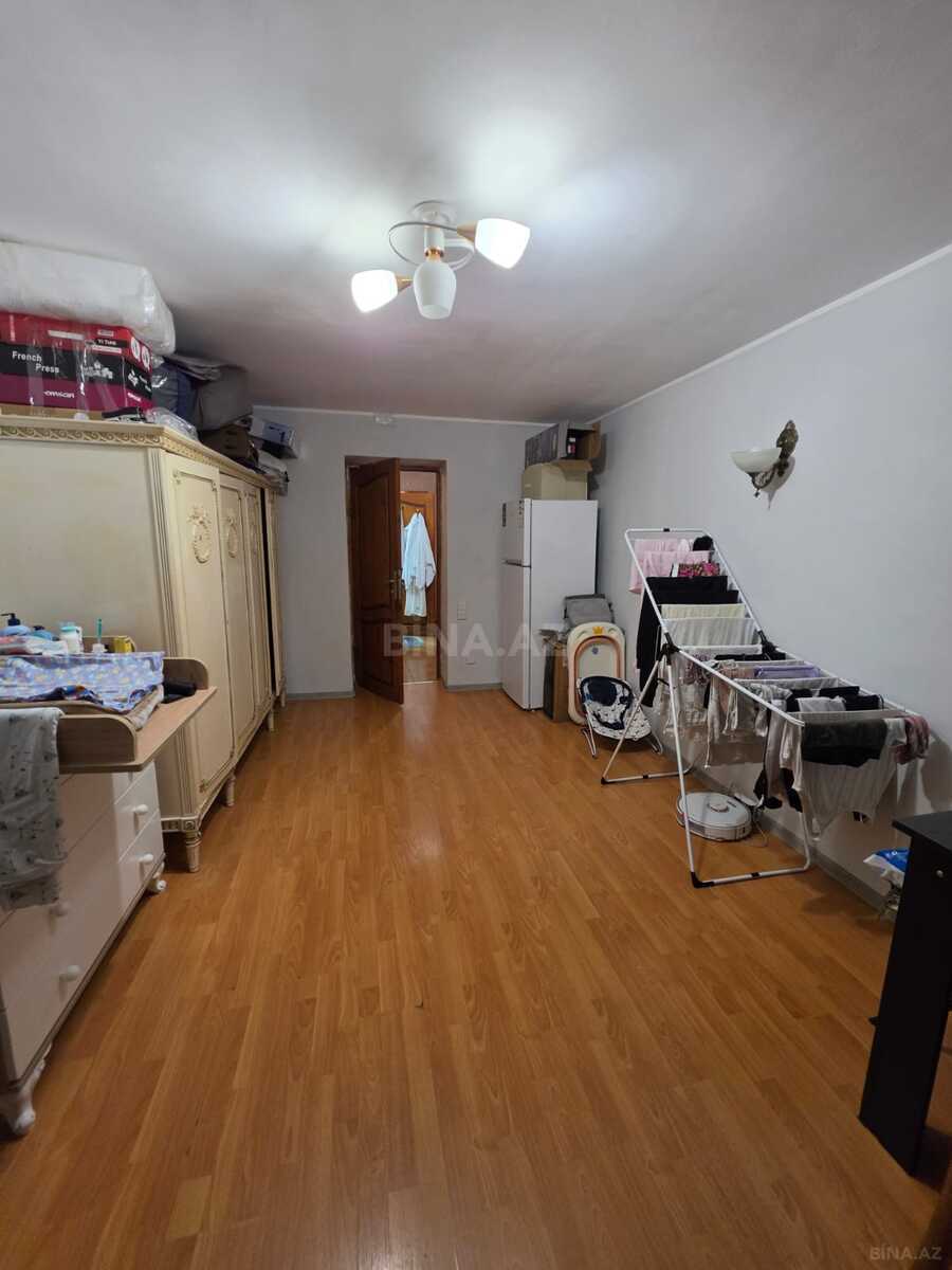 3 otaqlı Köhnə tikili, Elmlər Akademiyası m., Bakı