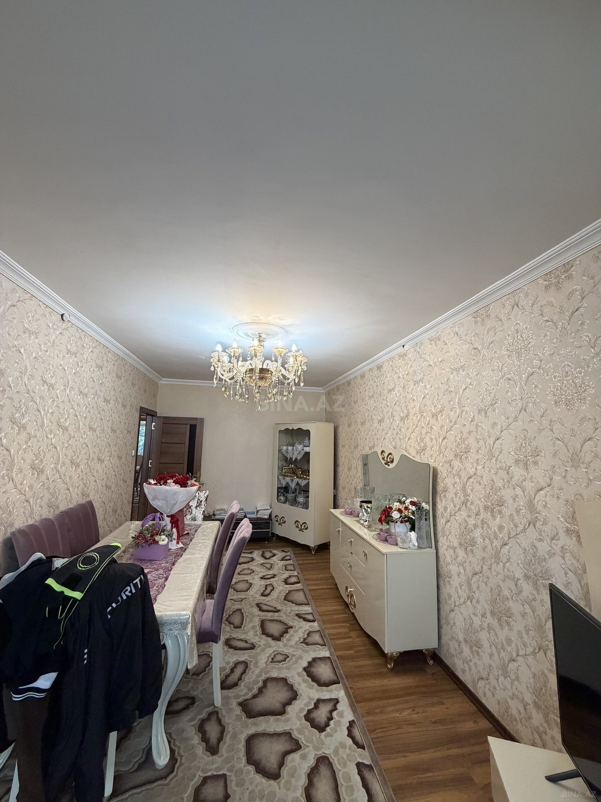 3 otaqlı Köhnə tikili, Bakıxanov q., Bakı
