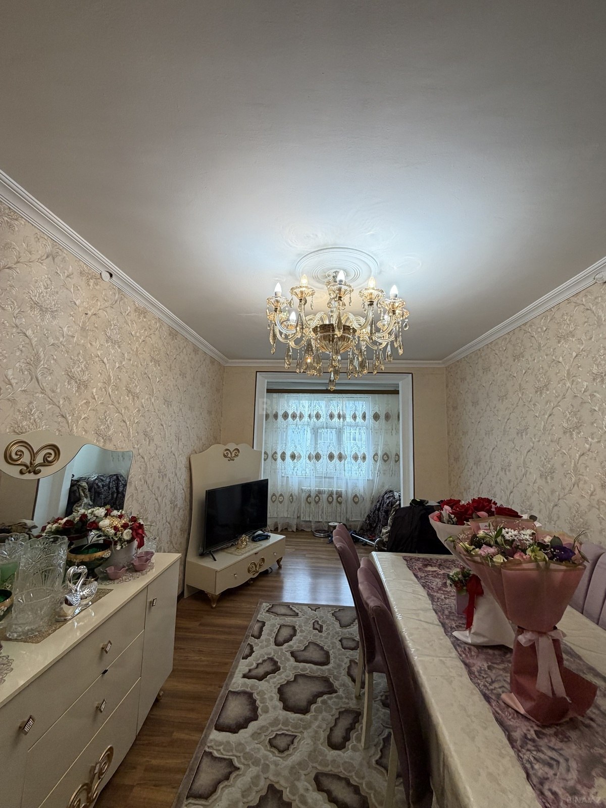 3 otaqlı Köhnə tikili, Bakıxanov q., Bakı