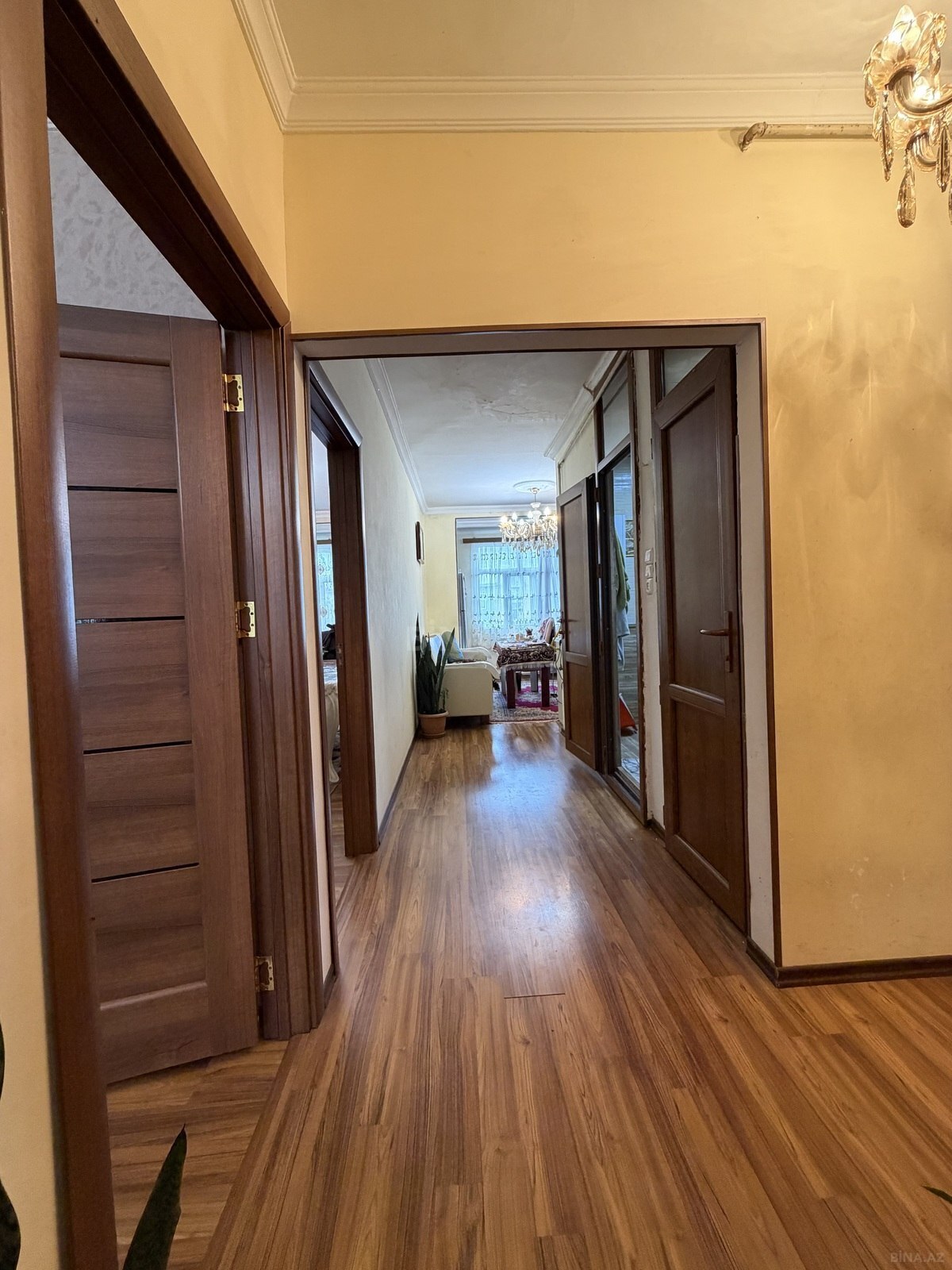 3 otaqlı Köhnə tikili, Bakıxanov q., Bakı