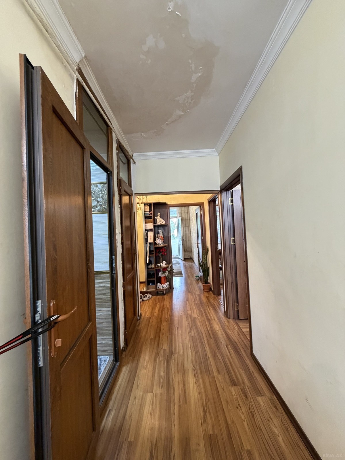 3 otaqlı Köhnə tikili, Bakıxanov q., Bakı