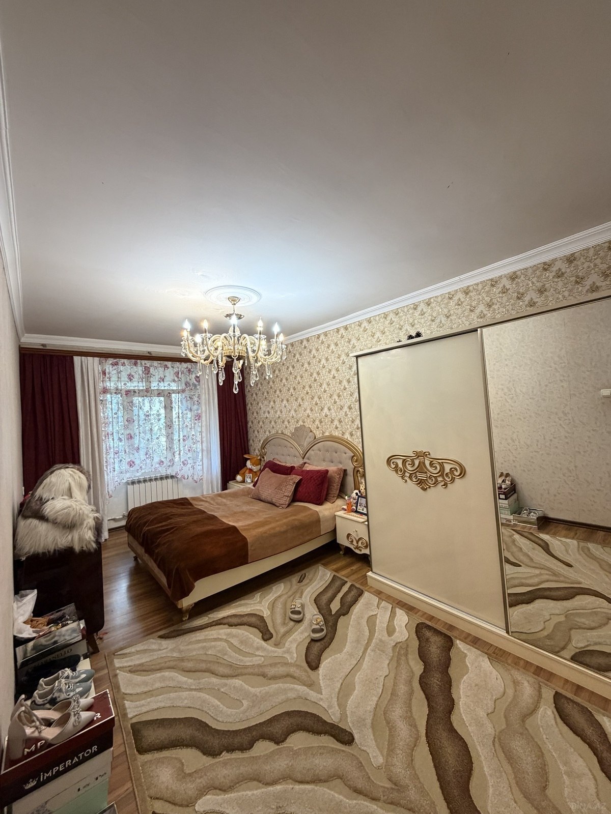 3 otaqlı Köhnə tikili, Bakıxanov q., Bakı