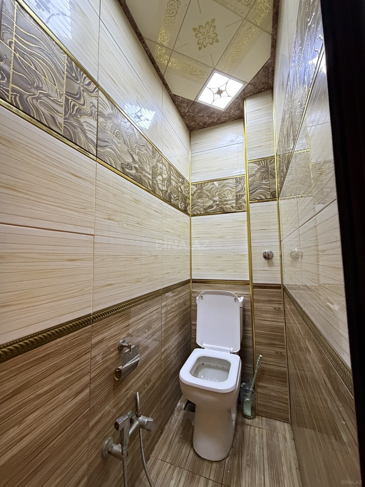 3 otaqlı Köhnə tikili, Bakıxanov q., Bakı