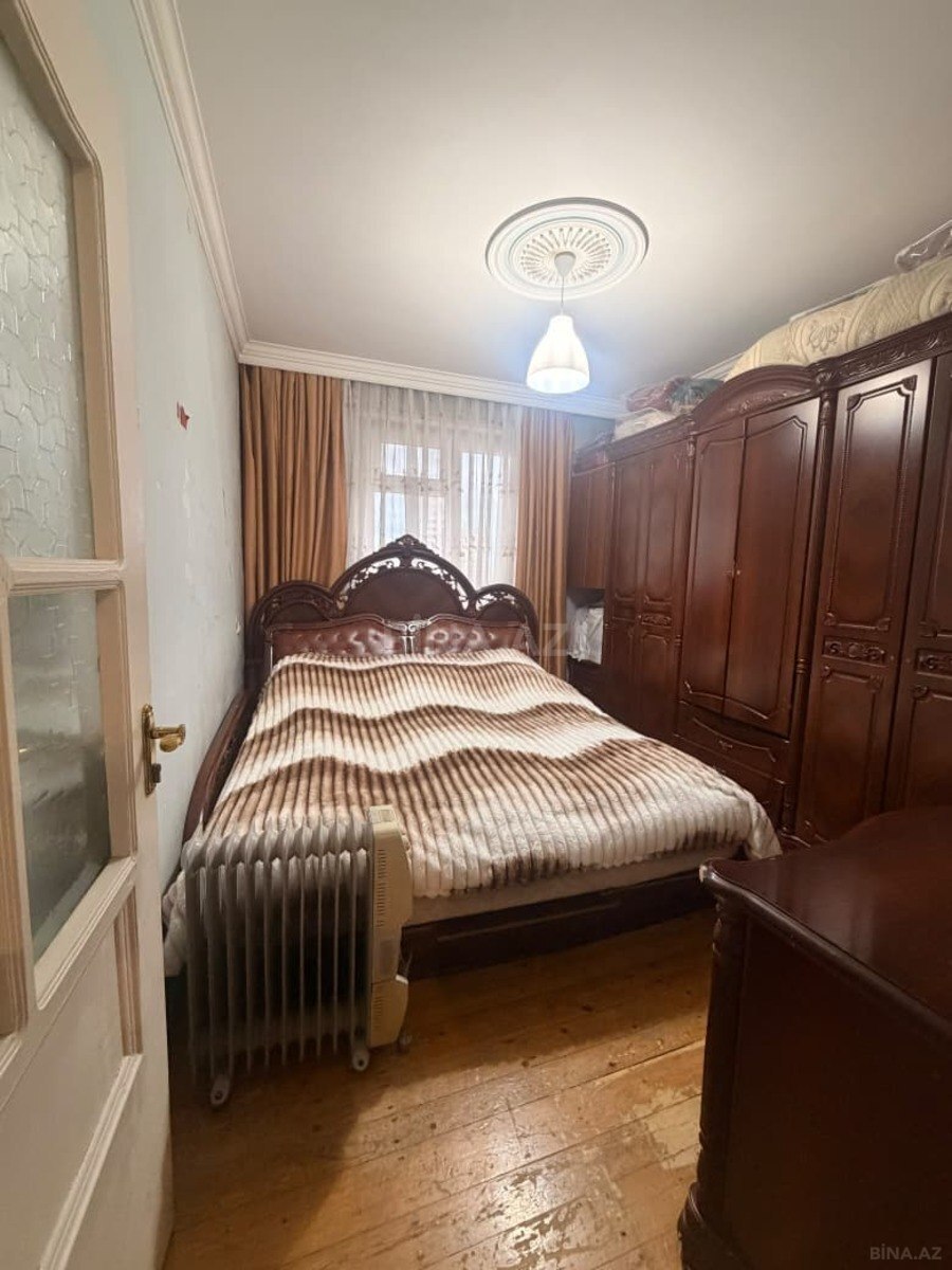 3 otaqlı Köhnə tikili, Memar Əcəmi m., Bakı
