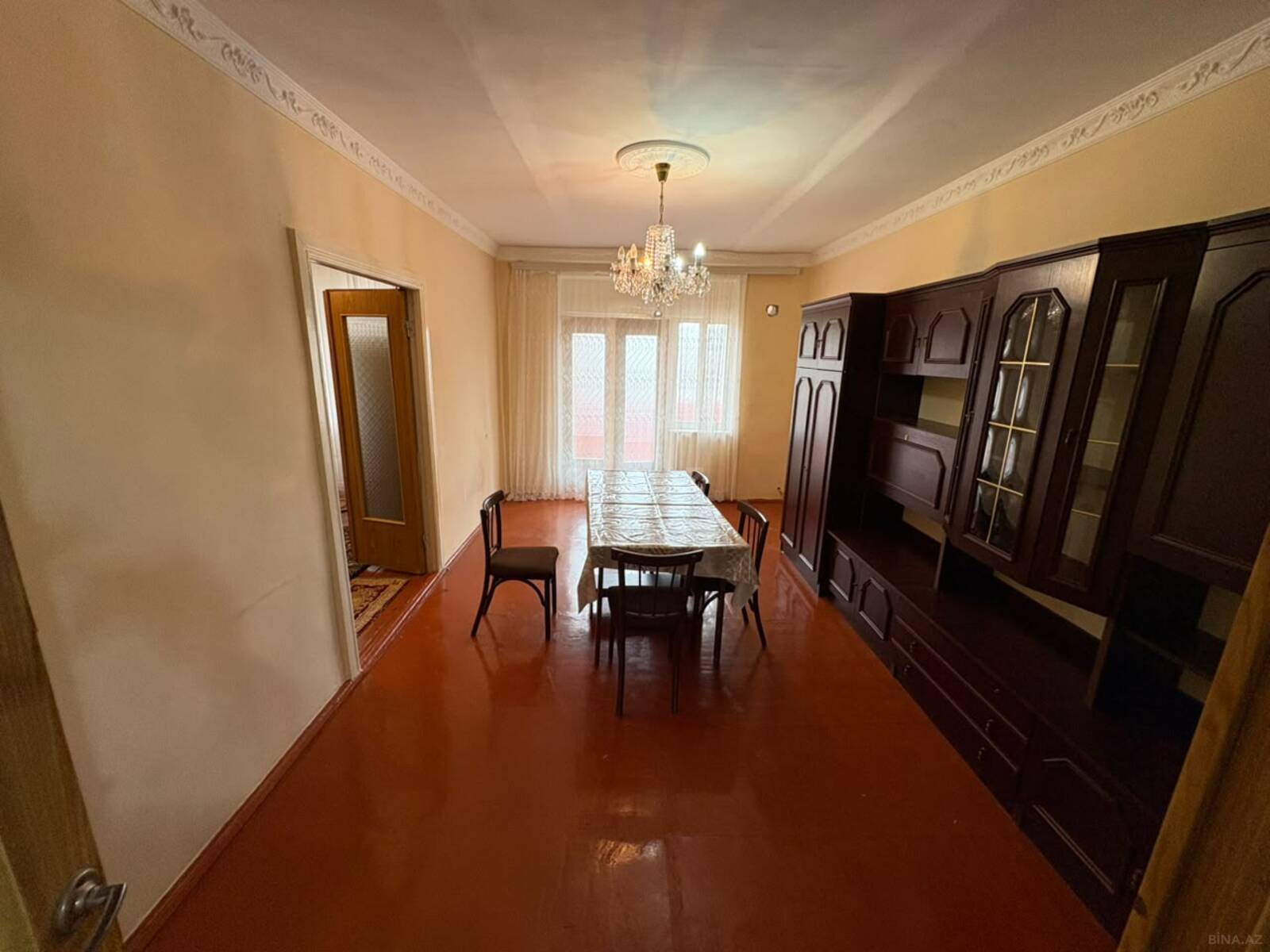 4 otaqlı Köhnə tikili, Xaçmaz r., Xaçmaz