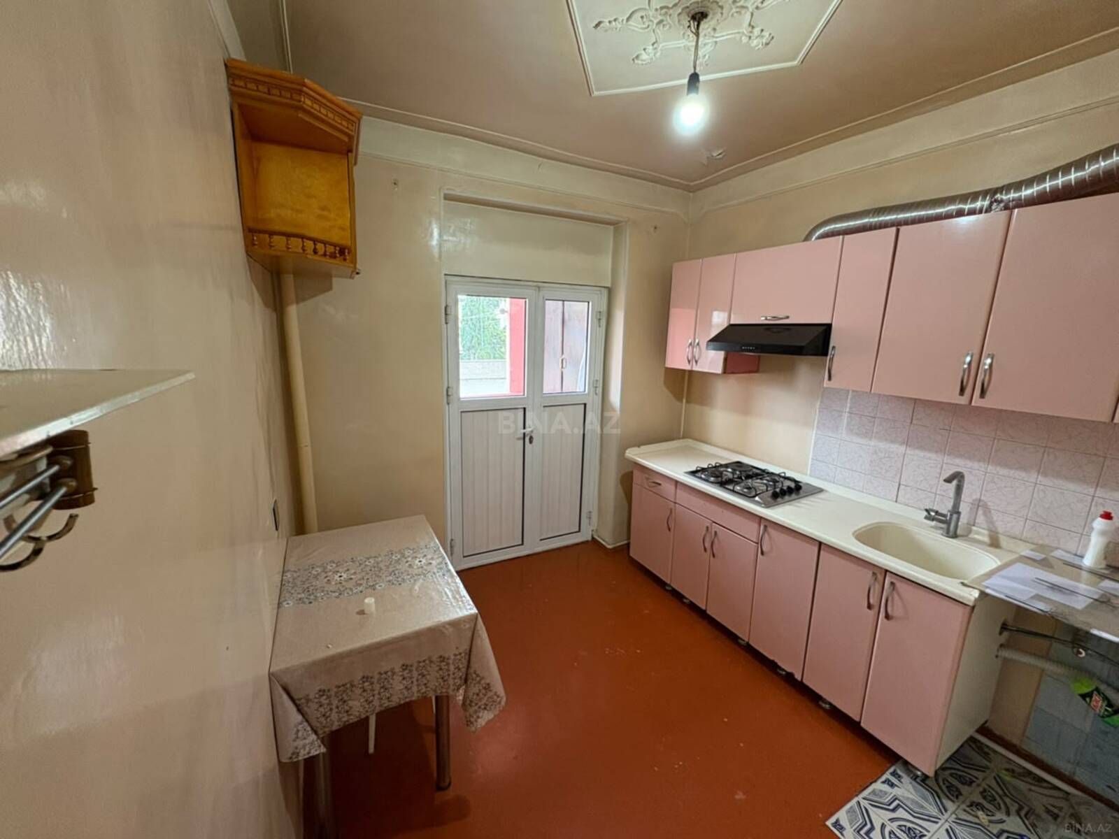 4 otaqlı Köhnə tikili, Xaçmaz r., Xaçmaz
