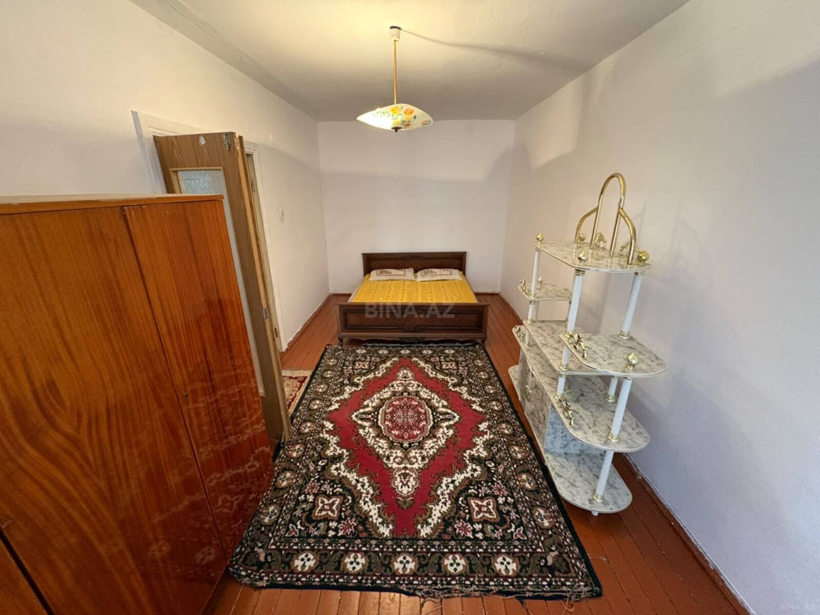 4 otaqlı Köhnə tikili, Xaçmaz r., Xaçmaz