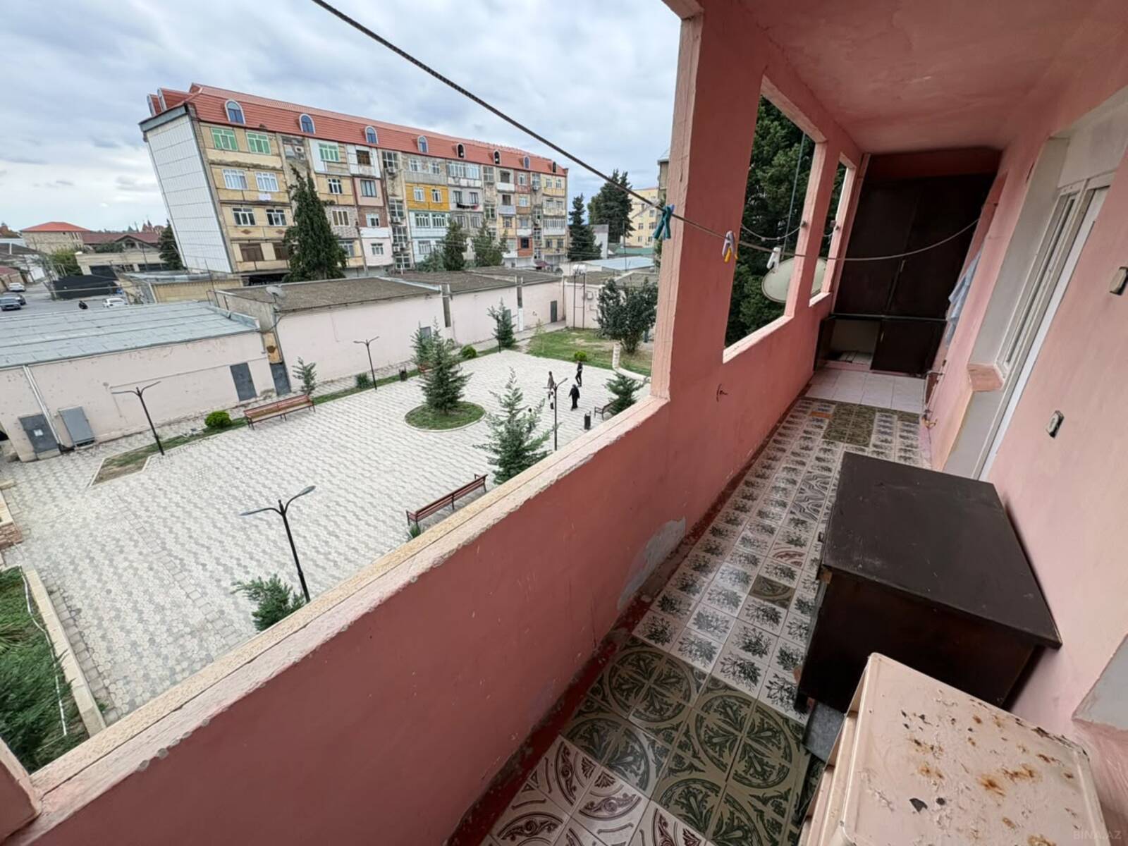 4 otaqlı Köhnə tikili, Xaçmaz r., Xaçmaz