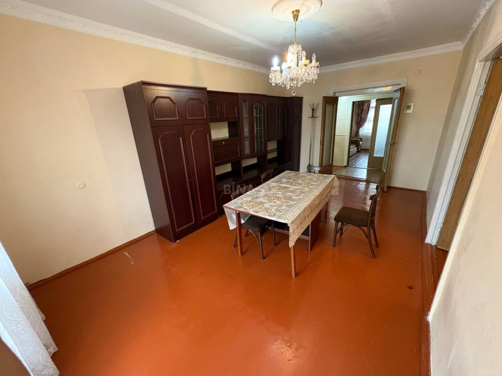 4 otaqlı Köhnə tikili, Xaçmaz r., Xaçmaz