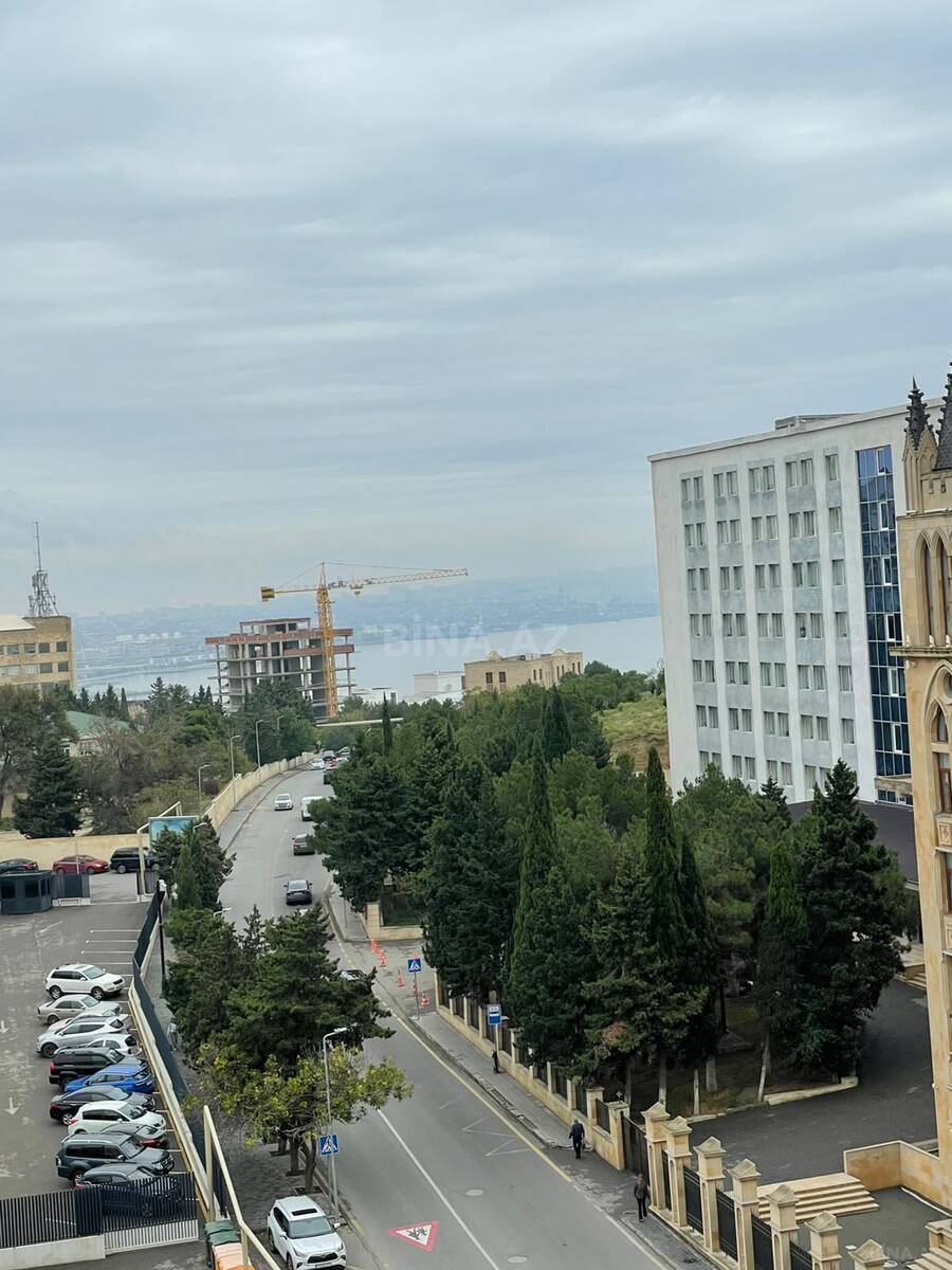 4 otaqlı Köhnə tikili, Badamdar q., Bakı