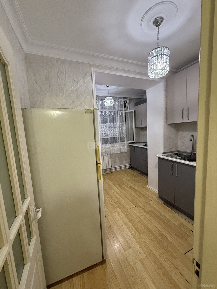 2 otaqlı Köhnə tikili, 28 May m., Bakı