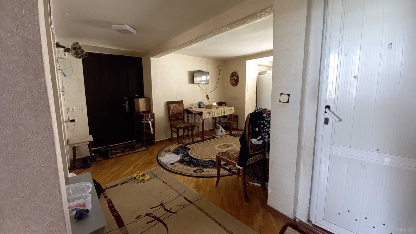 3 otaqlı Köhnə tikili, 28 May m., Bakı