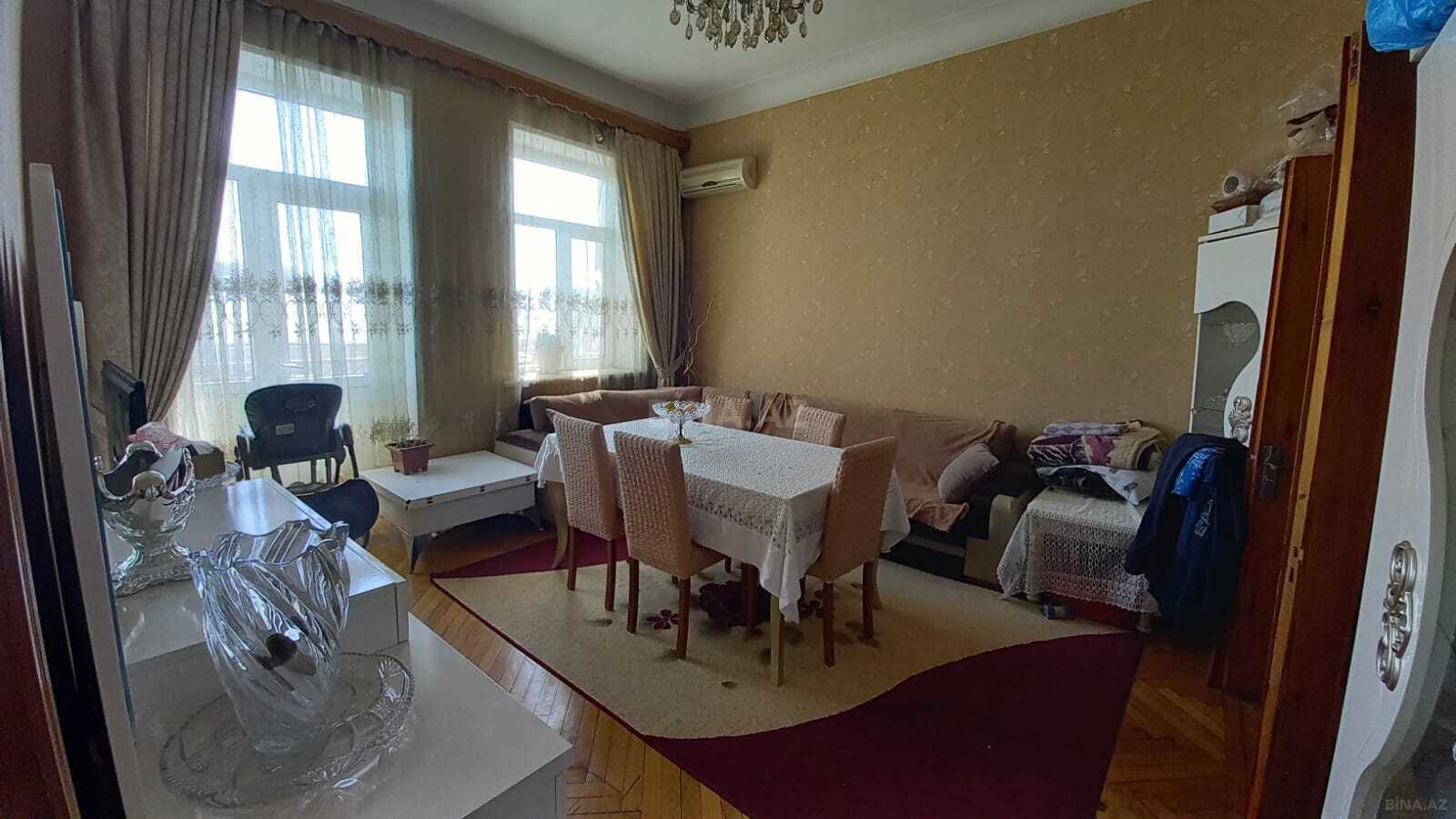 3 otaqlı Köhnə tikili, 28 May m., Bakı
