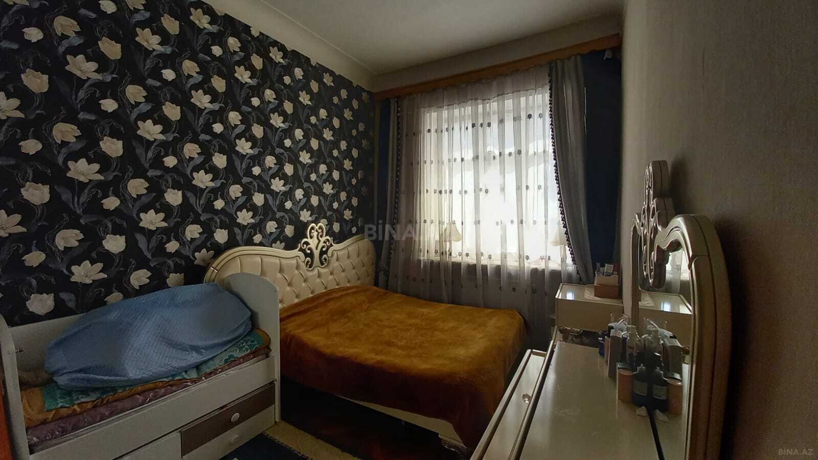 3 otaqlı Köhnə tikili, 28 May m., Bakı