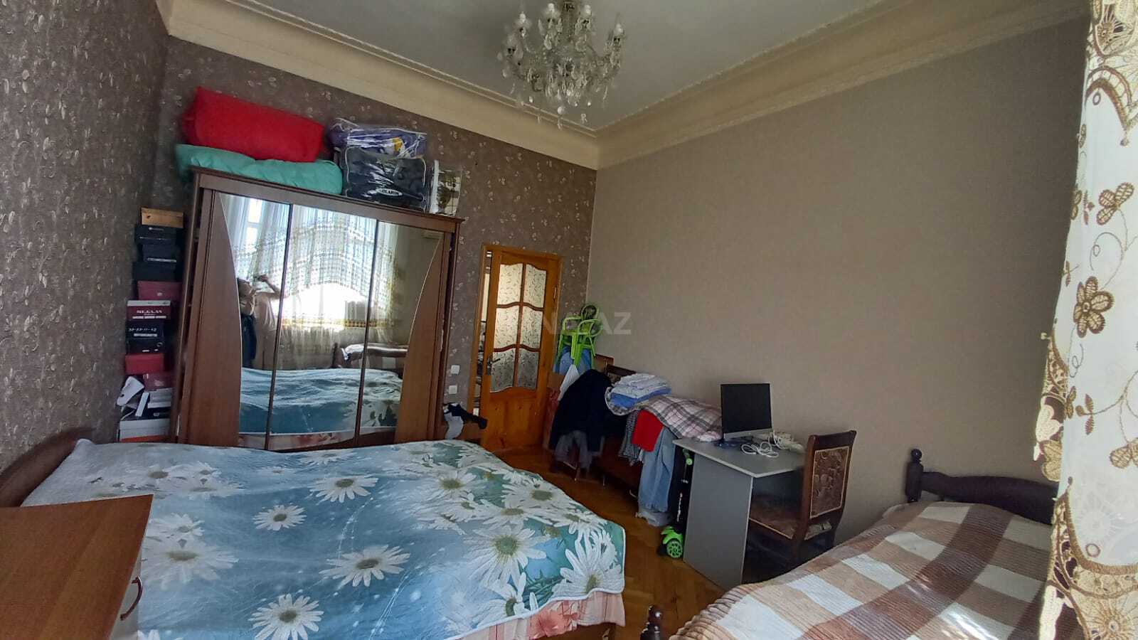 3 otaqlı Köhnə tikili, 28 May m., Bakı